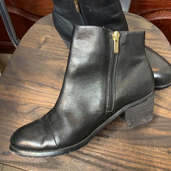 Pikolino’s Black Booties tassel zipper - Picture 3 of 6